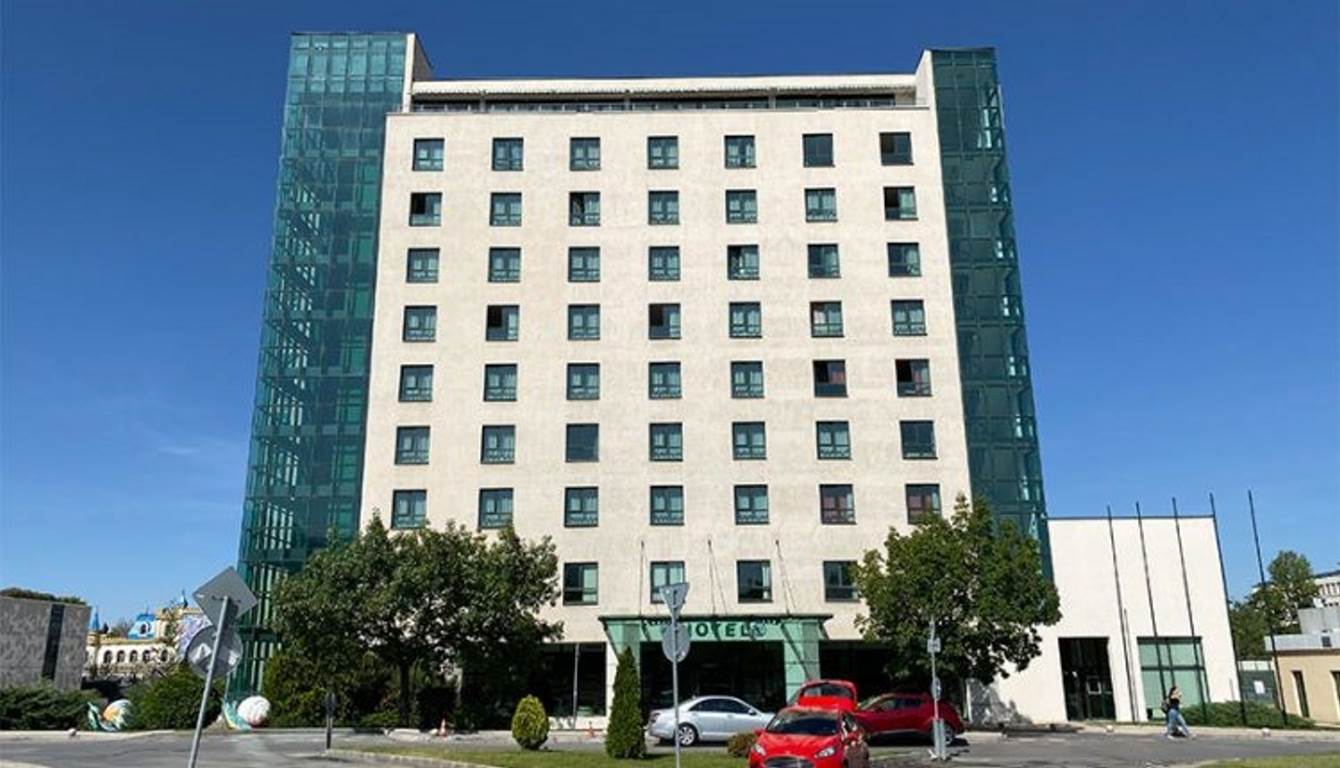 دوربین اصلی (روشنایی روز)