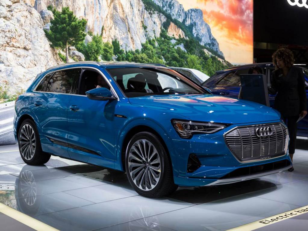 خودروی برفی Audi e-tron