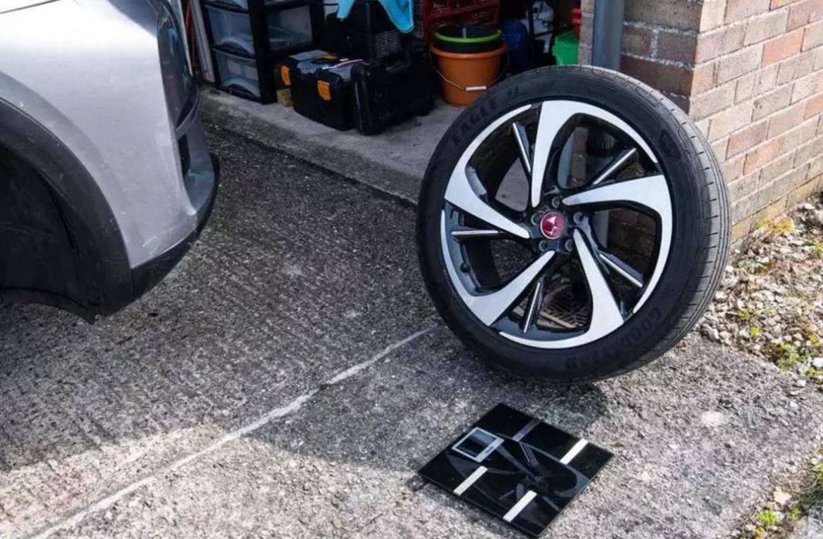 تایر تعویض شده