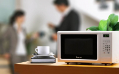 آیا ایستادن در مقابل دستگاه مایکروویو خطرناک است؟