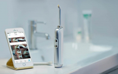 مسواکی با قابلیت فیلمبرداری زنده از داخل دهان و دندان ها